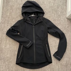 Lululemon Womens Cross Chill water resistant jacket